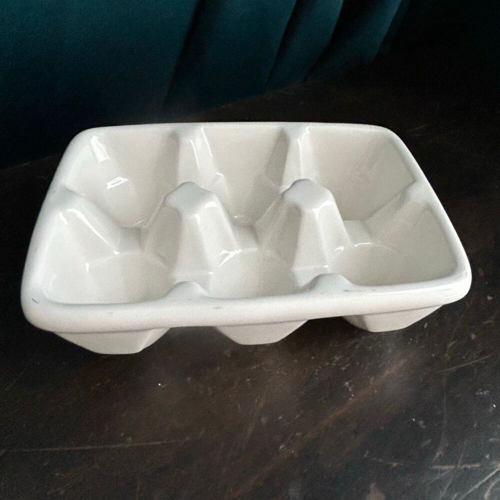 Williams Sonoma White Ceramic 6 Egg Carton